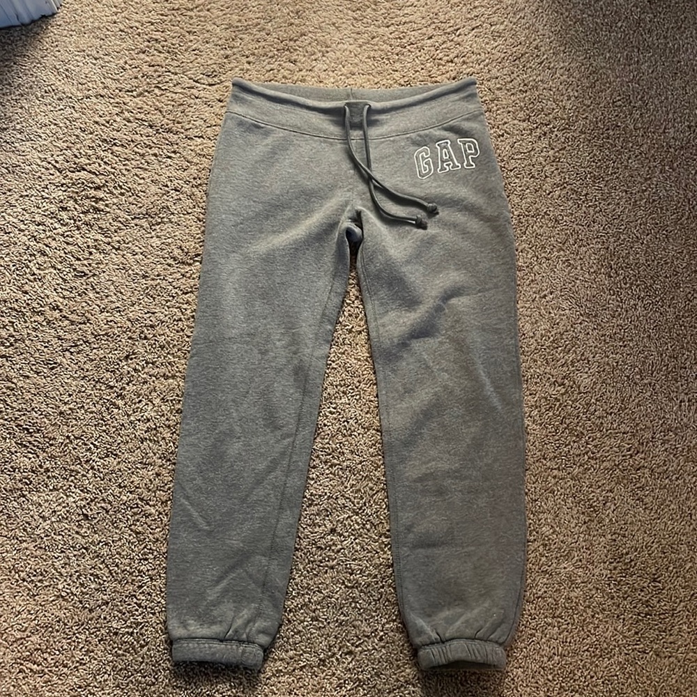 Women Gap sweatpants